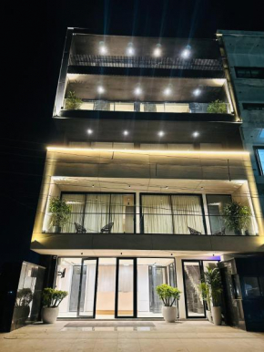 The Lodgers 2 BHK Serviced Apartment Near Artemis Hospital Sector 57 Gurgaon - Nearest Metro Station Sector 54 Chowk